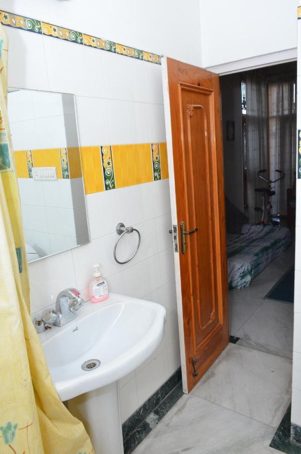 Sandy'S Homestay Джаму Екстериор снимка