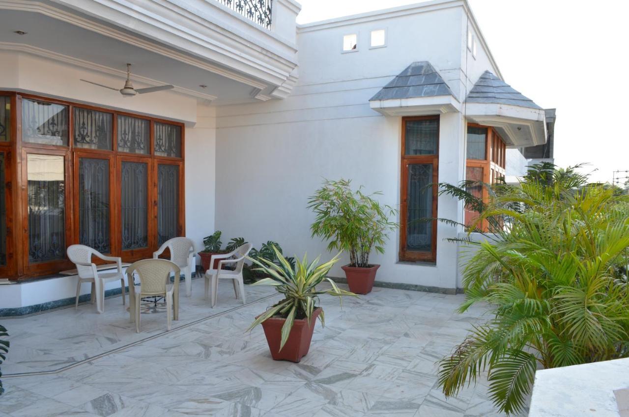 Sandy'S Homestay Джаму Екстериор снимка